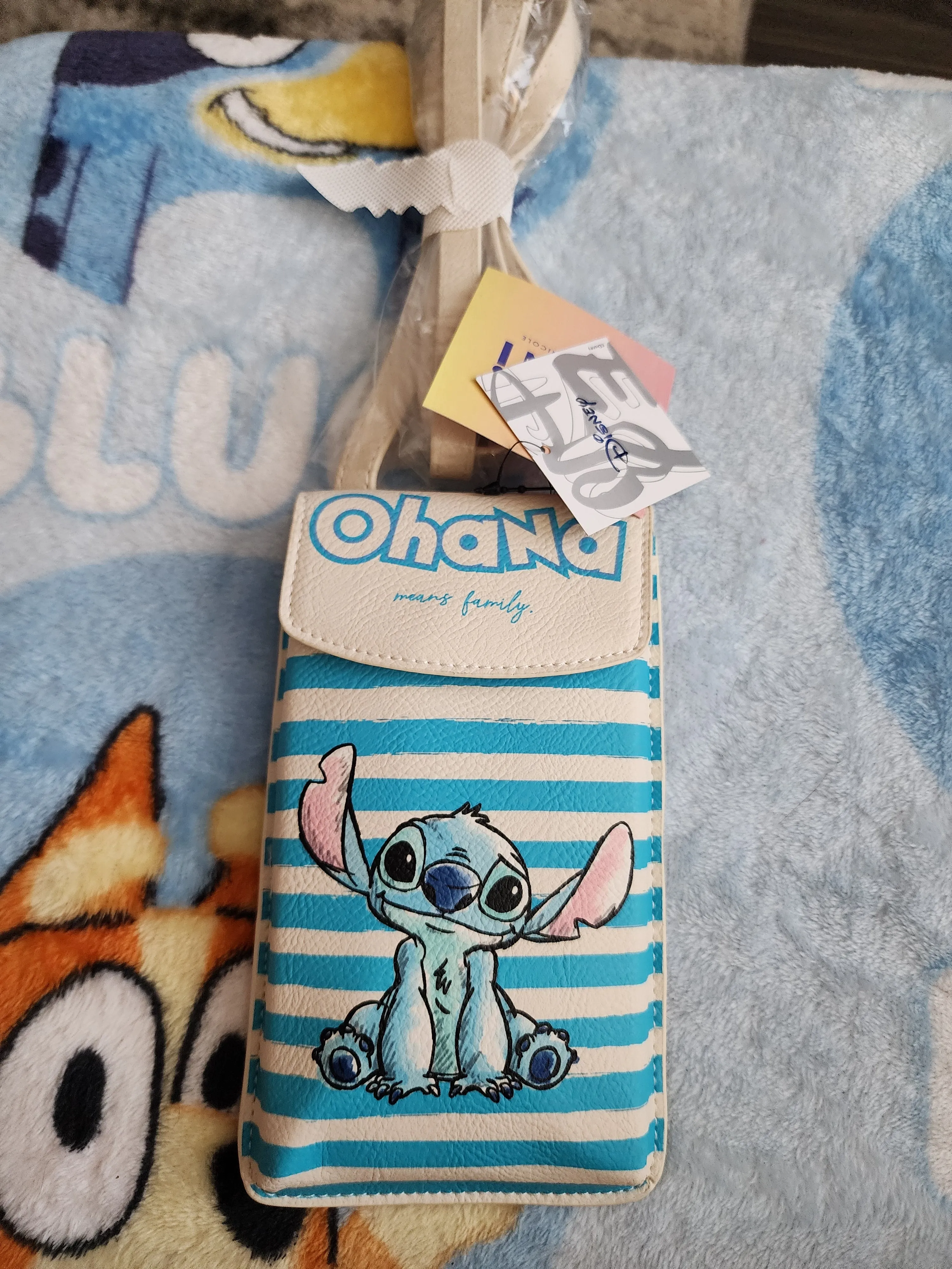 Danielle Nicole Disney Stitch Phone Bag