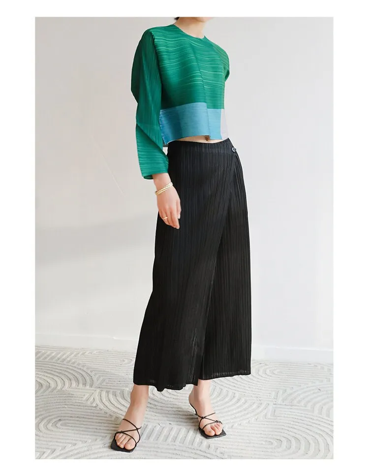 Miyake Pleated Color Block Round Neck Crop Top